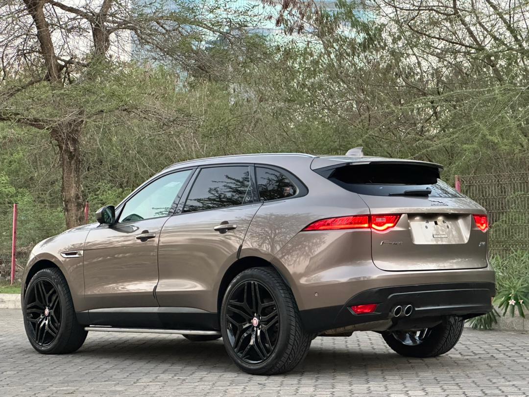 LAND ROVER JAGUAR F-PACE